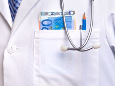 Γιατροί με λογαριασμούς κροίσων