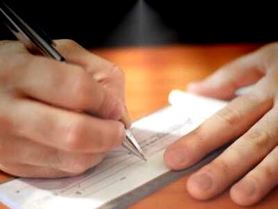 Κύκλωμα με πλαστές επιταγές στη Λάρισα