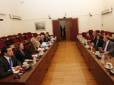 «Απαιτούνται εθνικές λύσεις για την παιδεία»