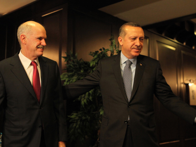 Κατηγορούν την κυβέρνηση για «μυστική διπλωματία»