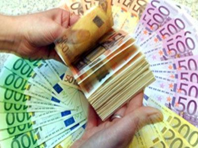 Σε ανελαστικές δαπάνες ξοδεύεται ο 14ος μισθός