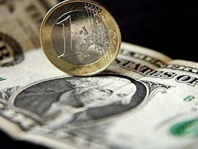 Υποχώρησε το ευρώ έναντι του δολαρίου