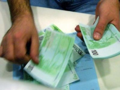 Της απέσπασε 700 ευρώ ως οφειλή προς το Δημόσιο