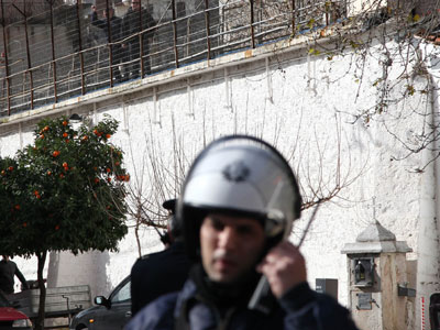 H ρίψη ναρκωτικών προκάλεσε τα επεισόδια