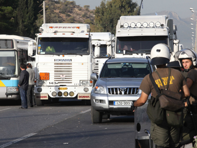 «Ενεργούμενα» οι ιδιοκτήτες φορτηγών λέει η κυβέρνηση