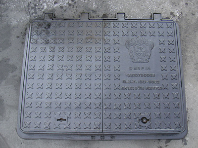 Έκλεβαν φρεάτια και καπάκια