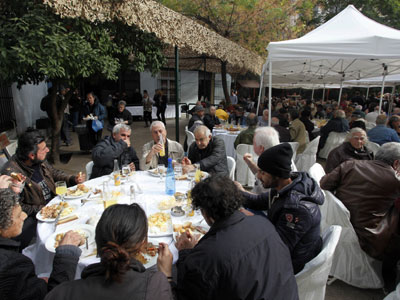 Μοίρασαν τα «γεύματα της Αγάπης»