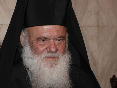 «Δεν μπορεί να συνεχιστεί η αθρόα προσέλευση μεταναστών»