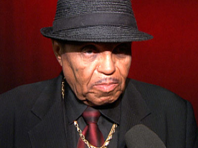 Ζητά μισό δισ. δολάρια για τον θάνατο του Michael Jackson