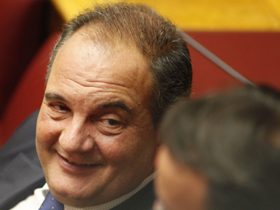 Δεν αποστρατεύεται ο Κ. Καραμανλής