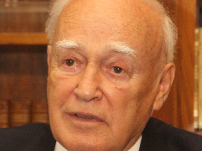 Με ίωση ο Κάρολος Παπούλιας