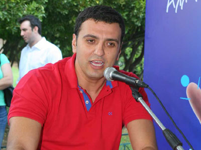 Εγκαίνια με τον… «καπετάνιο» στο πλευρό του