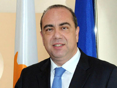 Πρόοδος στις διαπραγματεύσεις μόνο με επίλυση του Κυπριακού