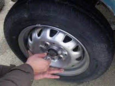 Συνελήφθη ο βάνδαλος των λάστιχων