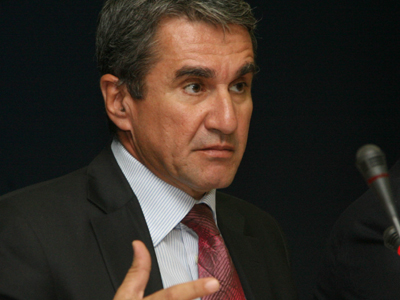 Να αναλάβουν τις ευθύνες τους οι φαρμακοποιοί