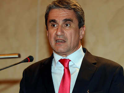 Ενημερώνει τους βουλευτές για τις αλλαγές στην Υγεία