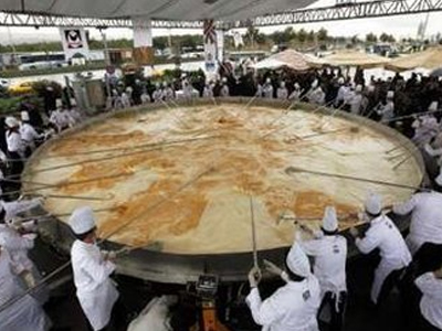 Η μεγαλύτερη ομελέτα του κόσμου