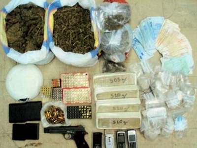 Είχαν στην κατοχή τους όπλα και ναρκωτικά