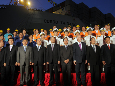 Επίσκεψη Παπανδρέου- Τζιαμπάο στις εγκαταστάσεις της Cosco