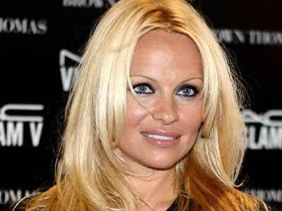 Συνεχίζει να πληρώνει στην Εφορία