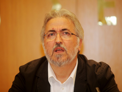 «Ο λύκος στην αναμπουμπούλα χαίρεται»