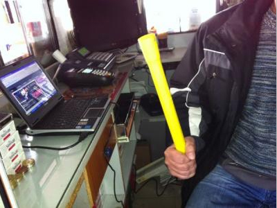 Ο ληστής βρήκε το μπελά του από τον περιπτερά