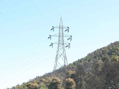 «Βέλη» της ΠΑΣΚΕ για την αγορά ενέργειας