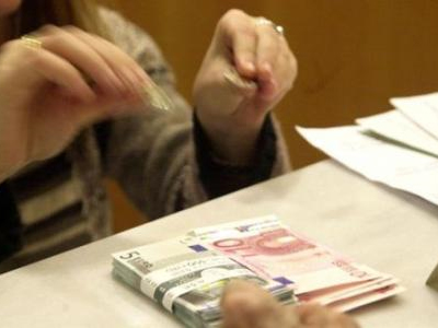 Χώρισε με τη γυναίκα του, όχι με τις καταθέσεις της