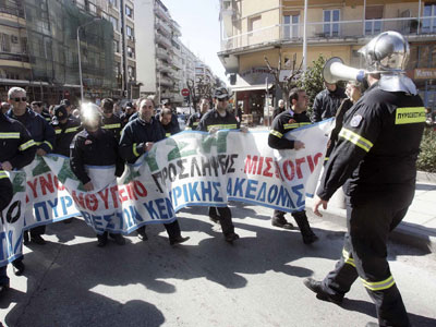 Πανελλαδική διαμαρτυρία πυροσβεστών την Πέμπτη