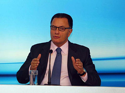 Επίθεση με αφορμή την οικονομία