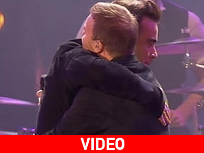 Η μεγάλη επανένωση επί σκηνής