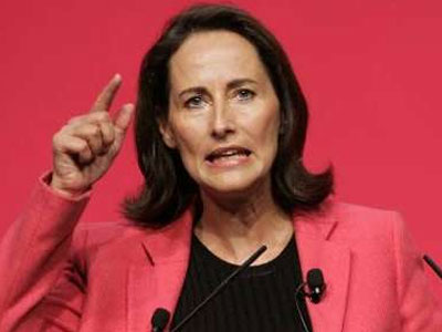 Μπαίνει πρώτη στην κούρσα για το χρίσμα