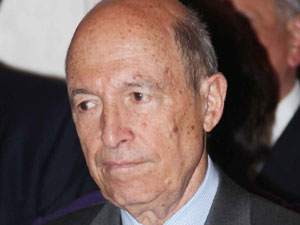 Γιούχαραν τον Κώστα Σημίτη