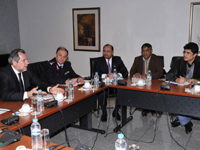 Μεσολάβηση και μεταναστών για την άρση του αδιεξόδου