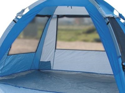 Έστησαν σκηνές έξω από την Πρυτανεία