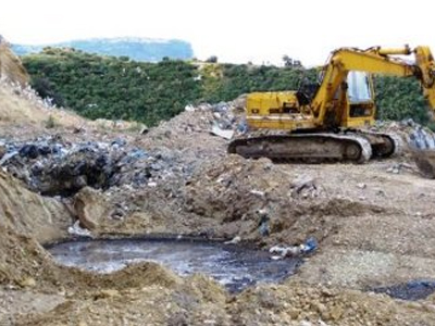 Πέταγαν σκουπίδια σε ανενεργό ΧΑΔΑ