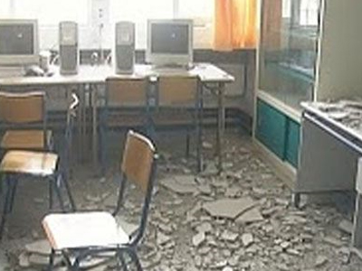 Μαθητές κινδύνεψαν από πτώση σοβά