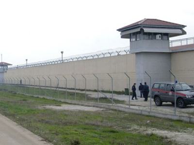 Εξέτισε την ποινή του αλλά δεν αποφυλακίστηκε