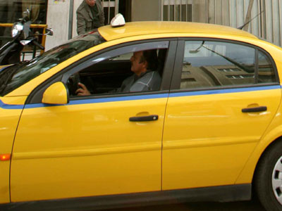 Δεν διέρρηξαν μόνο ταξί