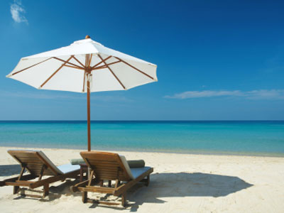 Διστακτικά «χαμόγελα» για τον τουρισμό