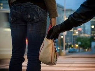 Συνελήφθη ο τσαντάκιας της Γλυφάδας