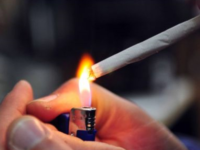 Βαριά πρόστιμα για το κάπνισμα στο αυτοκίνητο παρουσία παιδιών