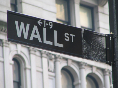 Ένα βήμα πριν την υστερία η Wall Street