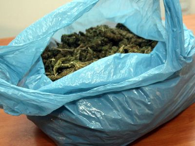 Είχαν μαζί τους 1,1 κιλό κάνναβης