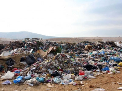 Παράταση έξι μηνών για τις παράνομες χωματερές