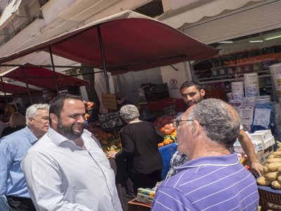 Στους δρόμους του Πειραιά και σήμερα ο Β. Μαρινάκης