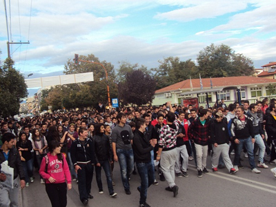 Μαθητική πορεία στο κέντρο της Κατερίνης