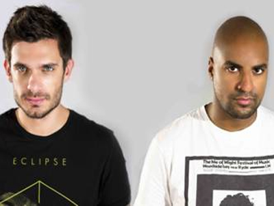 Στρατής και Ματιάμπα στον Σταυρό του Νότου