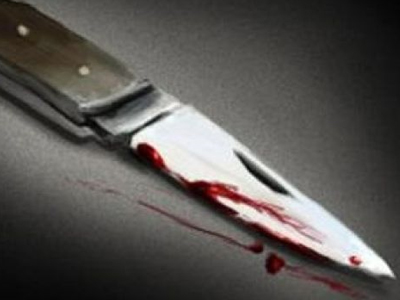 Μαχαίρωσε τη γιαγιά και τη θεία της