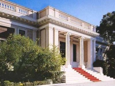 Διαψεύδει και πάλι τα σενάρια εκλογών η κυβέρνηση